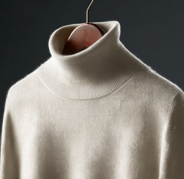 Ivory White Cashmere Turtle Neck